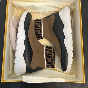 LIGHTLY WORN FENDI SOCK SNEAKERS CLASSIC BROWN AND BLACK SIZE 11